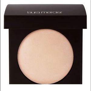 LAURA MERCIER BAKED POWDER